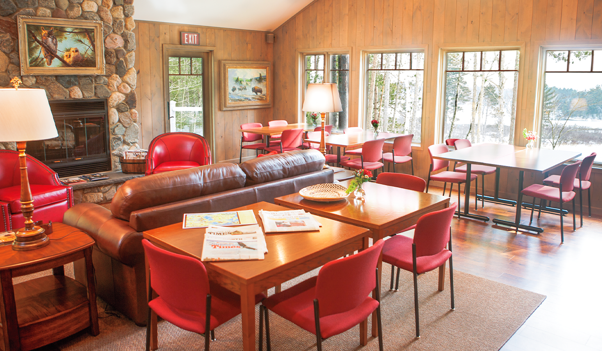 Meet up with friends for a chat over coffee or a bite to eat.